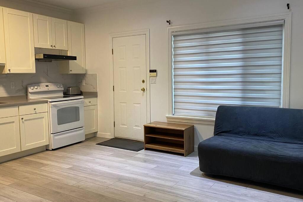 Separate Entrance One Bed Room Studio! Richmond Exterior foto